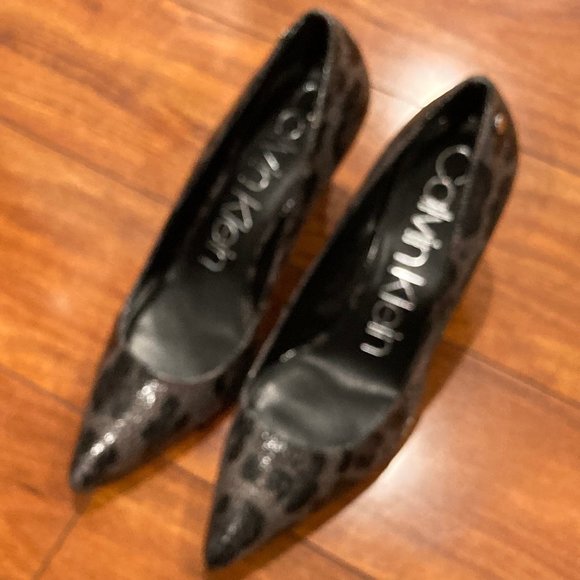 Calvin Klein Snakeskin Embossed Pump - Picture 8 of 8